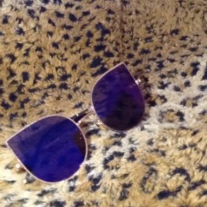 Cat eye sunglasses mirrored